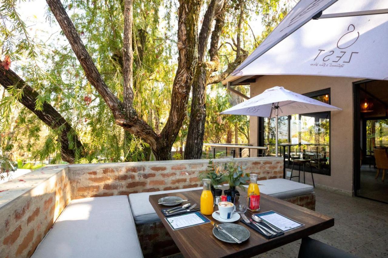 Lowveld Living Guesthouse Mbombela Exteriör bild