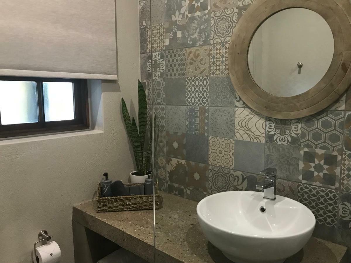 Lowveld Living Guesthouse Mbombela Exteriör bild