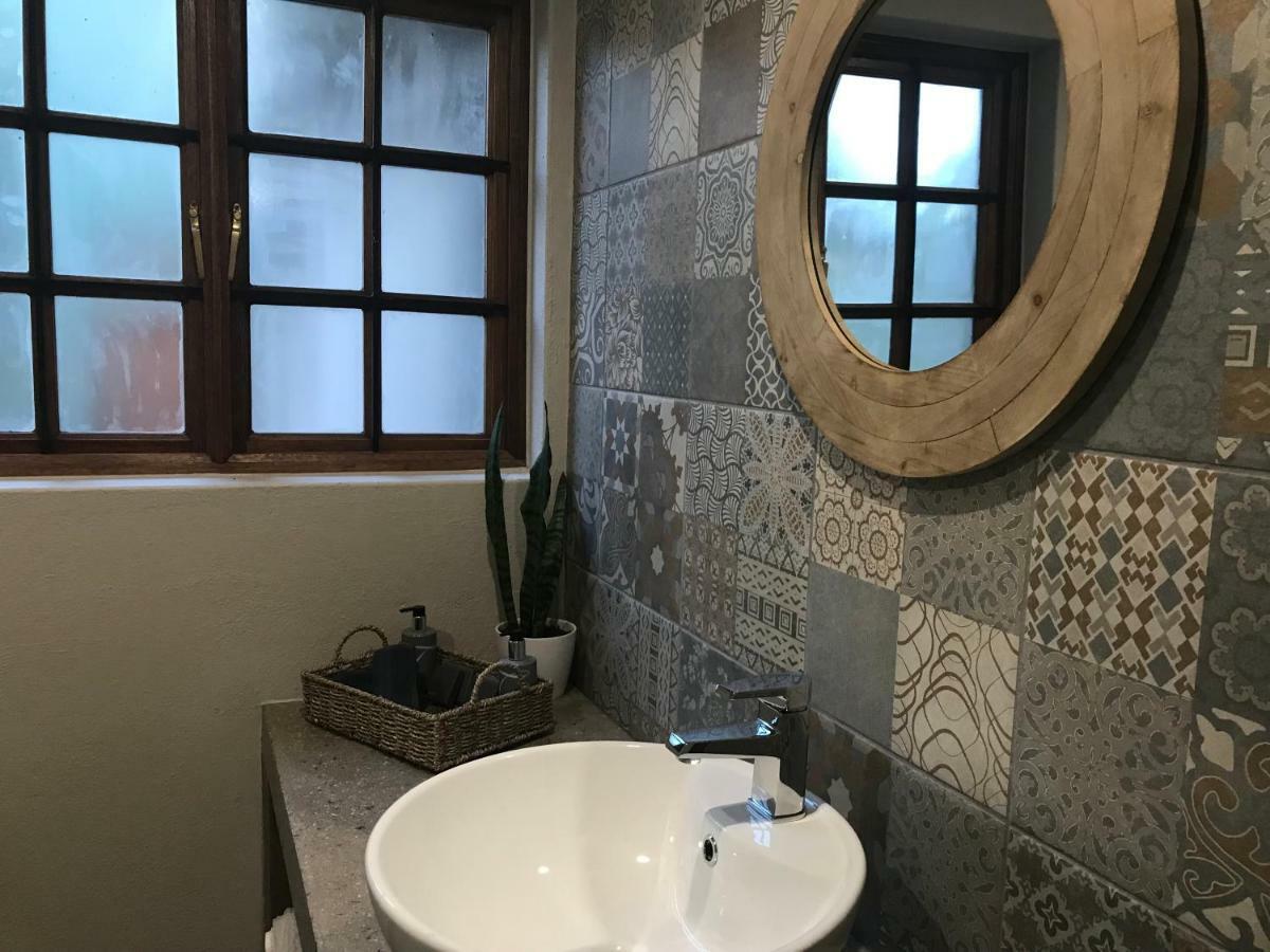 Lowveld Living Guesthouse Mbombela Exteriör bild